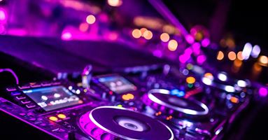 שירי חתונה 2026: המדריך שיעזור לכם בבחירת סגנון המוזיקה בחתונה