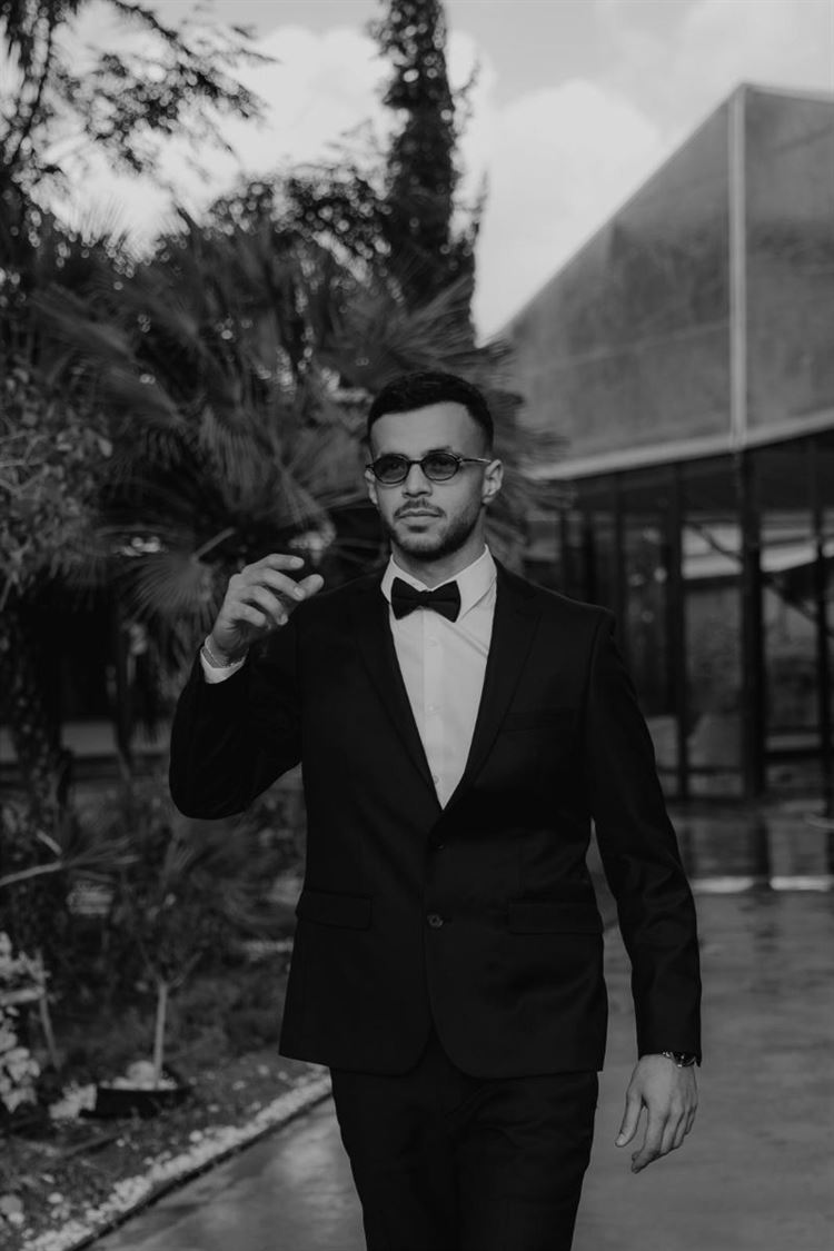 AVIRA (דניאל דיין)